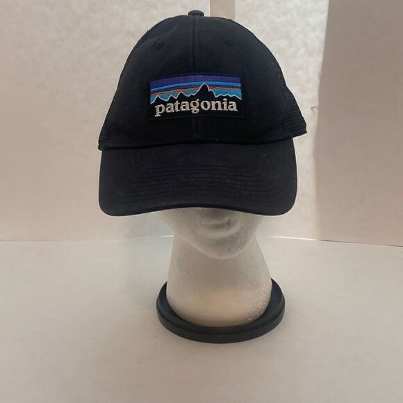 Patagonia Mountain Logo Mesh Trucker Hat Cap Snapback Black‎ - Picture 1 of 5